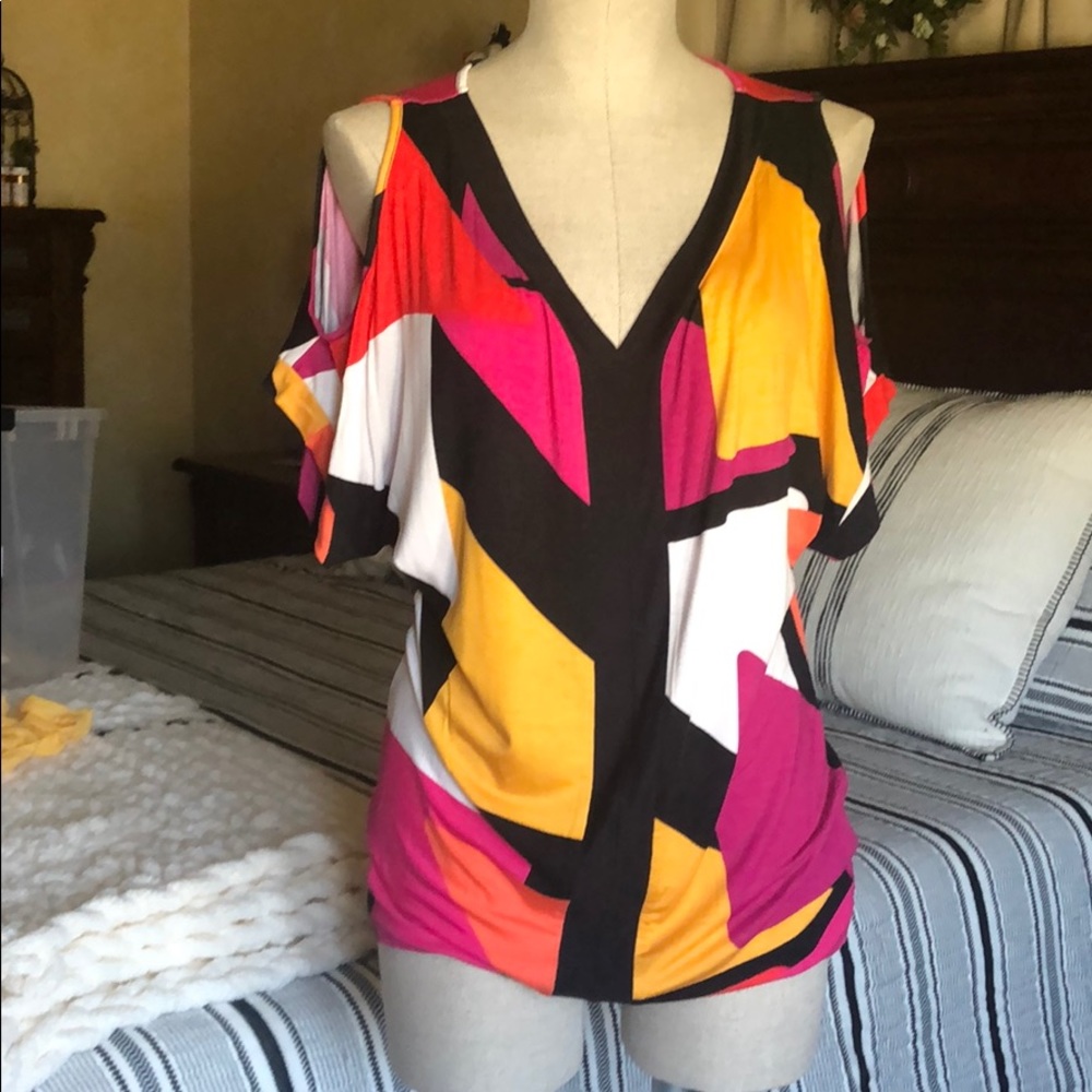 Block colored tee